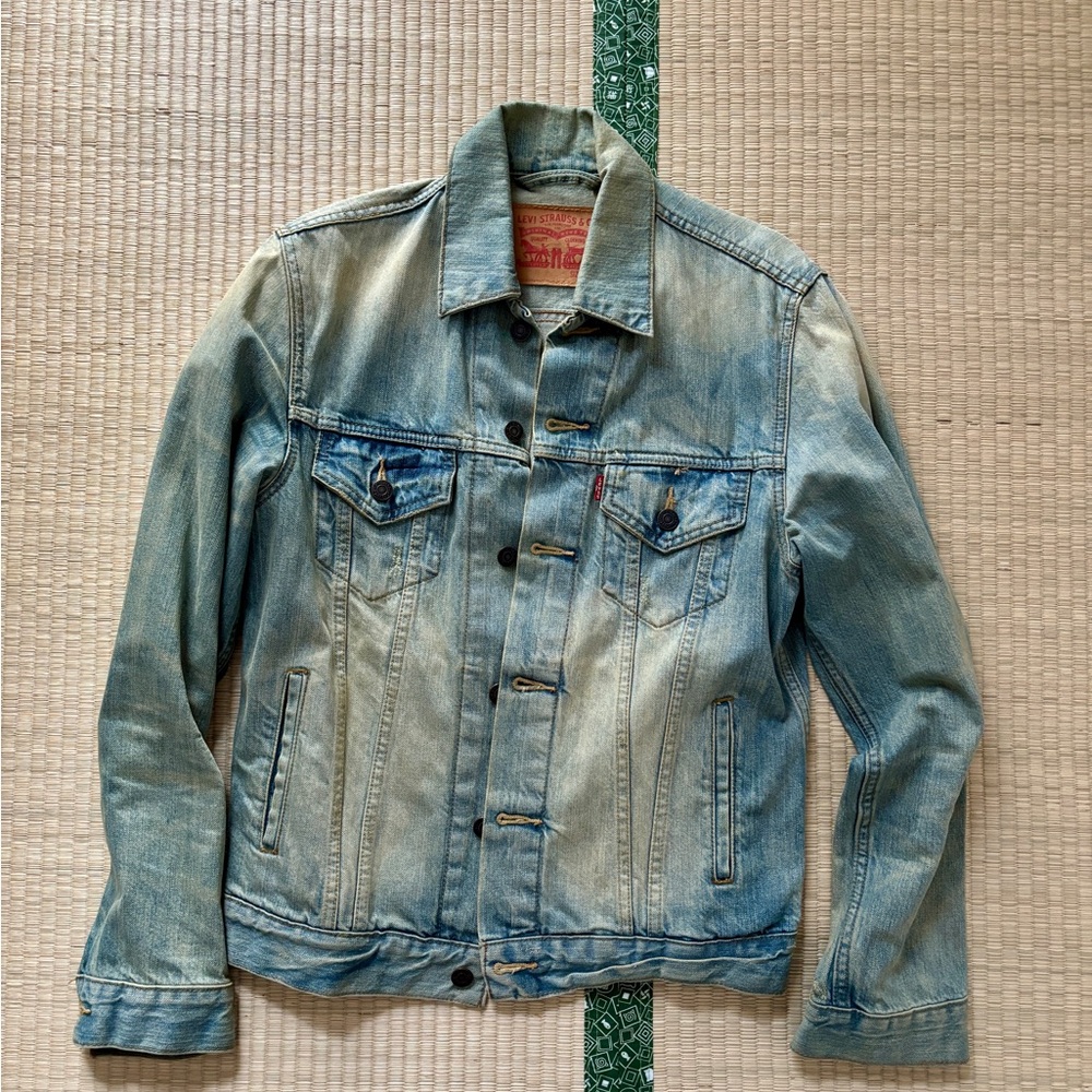 Levi's trucker jacket